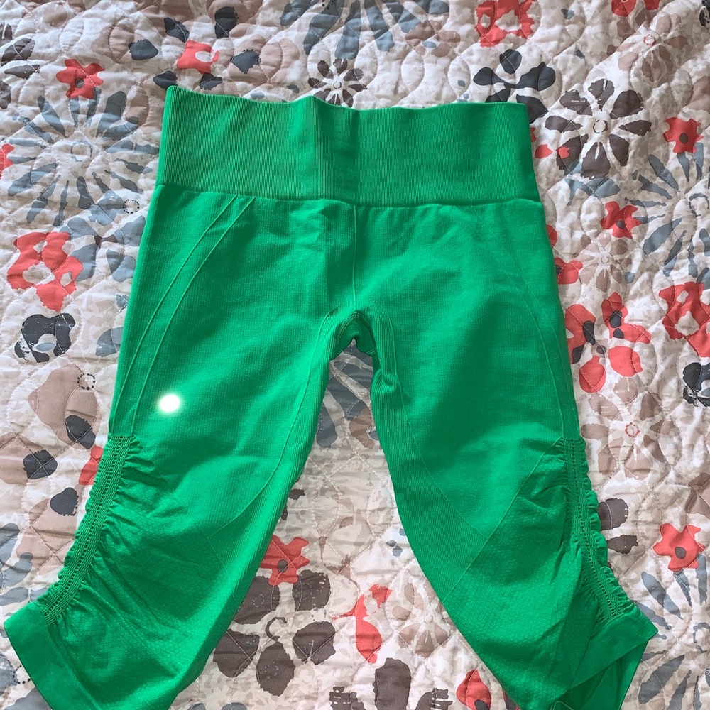 Lululemon Green Crop leggings